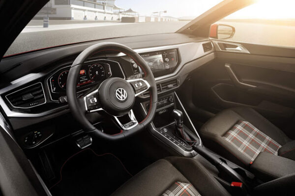 Volkswagen-Polo-2018-GTI-interior-2